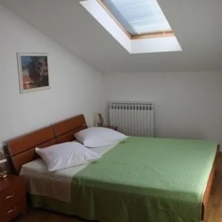 Apartman Moderne Dachgeschosswohnung Mit Kleiner Terrasse In Zentraler Lage *
