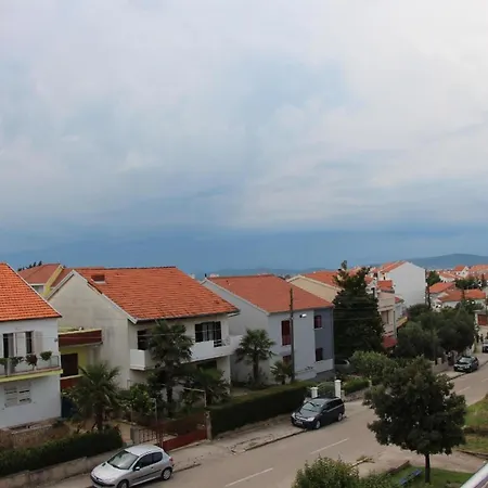 Apartman Moderne Dachgeschosswohnung Mit Kleiner Terrasse In Zentraler Lage Zadar