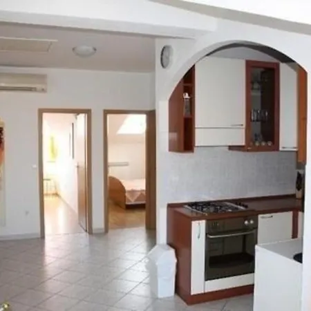 Apartman Moderne Dachgeschosswohnung Mit Kleiner Terrasse In Zentraler Lage *